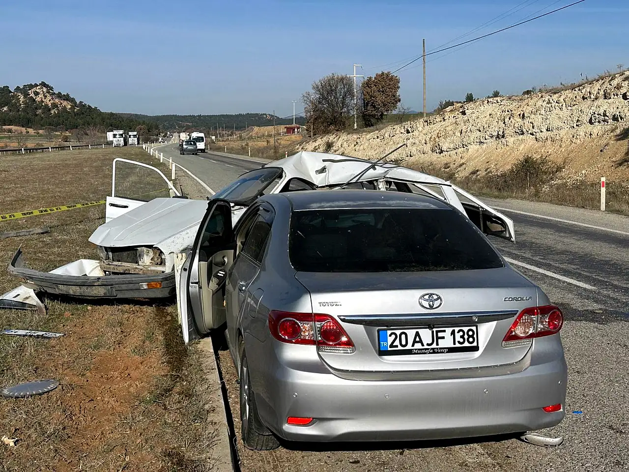 Otomobillerinin hurdaya döndüğü kazada yaşlı çift hayatını kaybetti