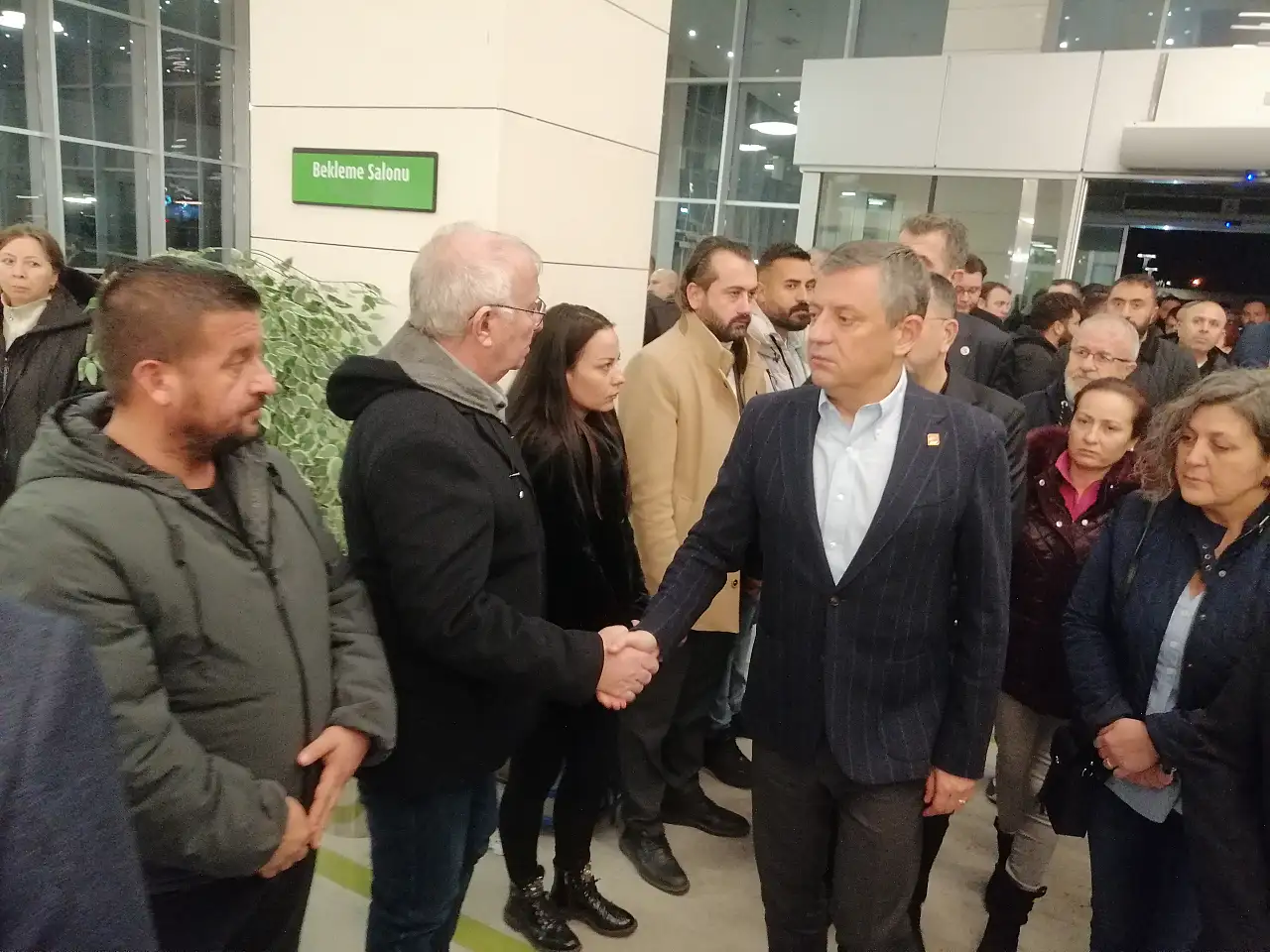 Özgür Özel'den duygusal ziyaret: 'Bu acıya nasıl dayanılır?'