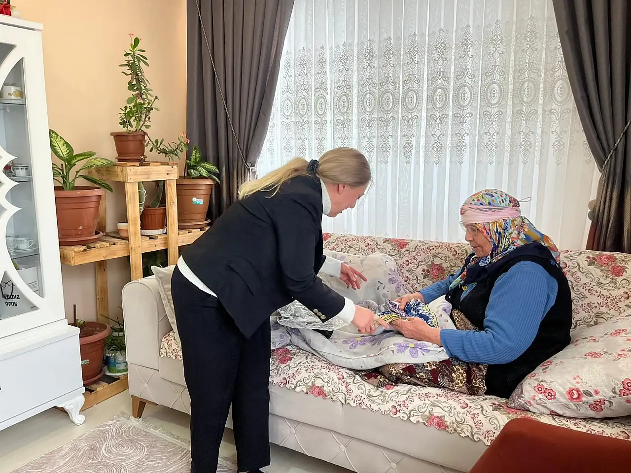 Bir garip kimlik bilmecesi! Konyalı Havva teyze ablasından 19 yaş büyük