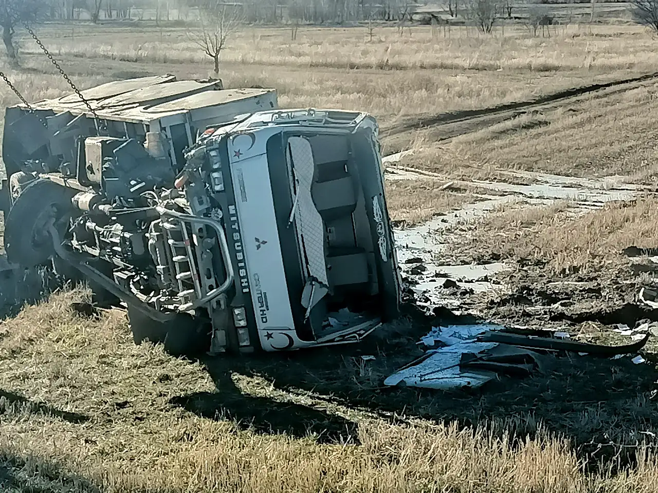 Konya yolunda kamyon şarampole uçtu: Sürücü yaralı