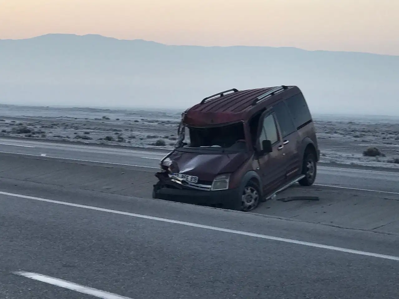 Konya'da korkutan kaza! Takla atan araç refüjde durabildi
