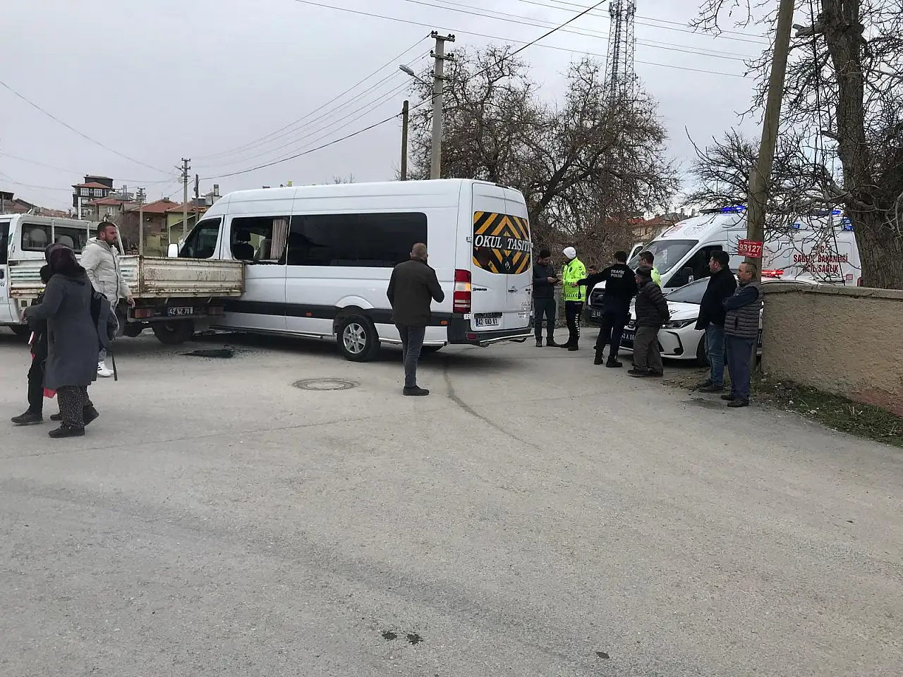 Konya'da korkutan kaza! Okul servisi ile belediye aracı çarpıştı: 5 yaralı