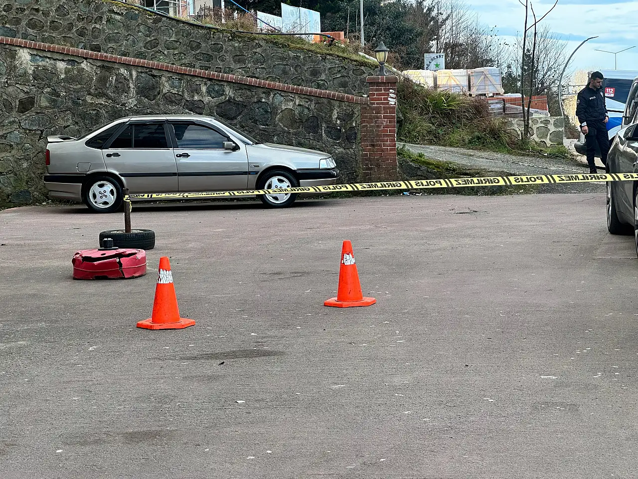 10. kattaki evinin balkonundan düşen akademisyen yaşamını yitirdi