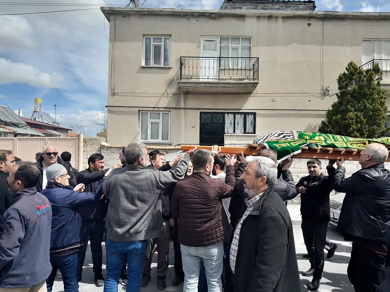 TIR kazasında hayatını kaybeden minik Bilge Mila'ya Konya'da acı veda
