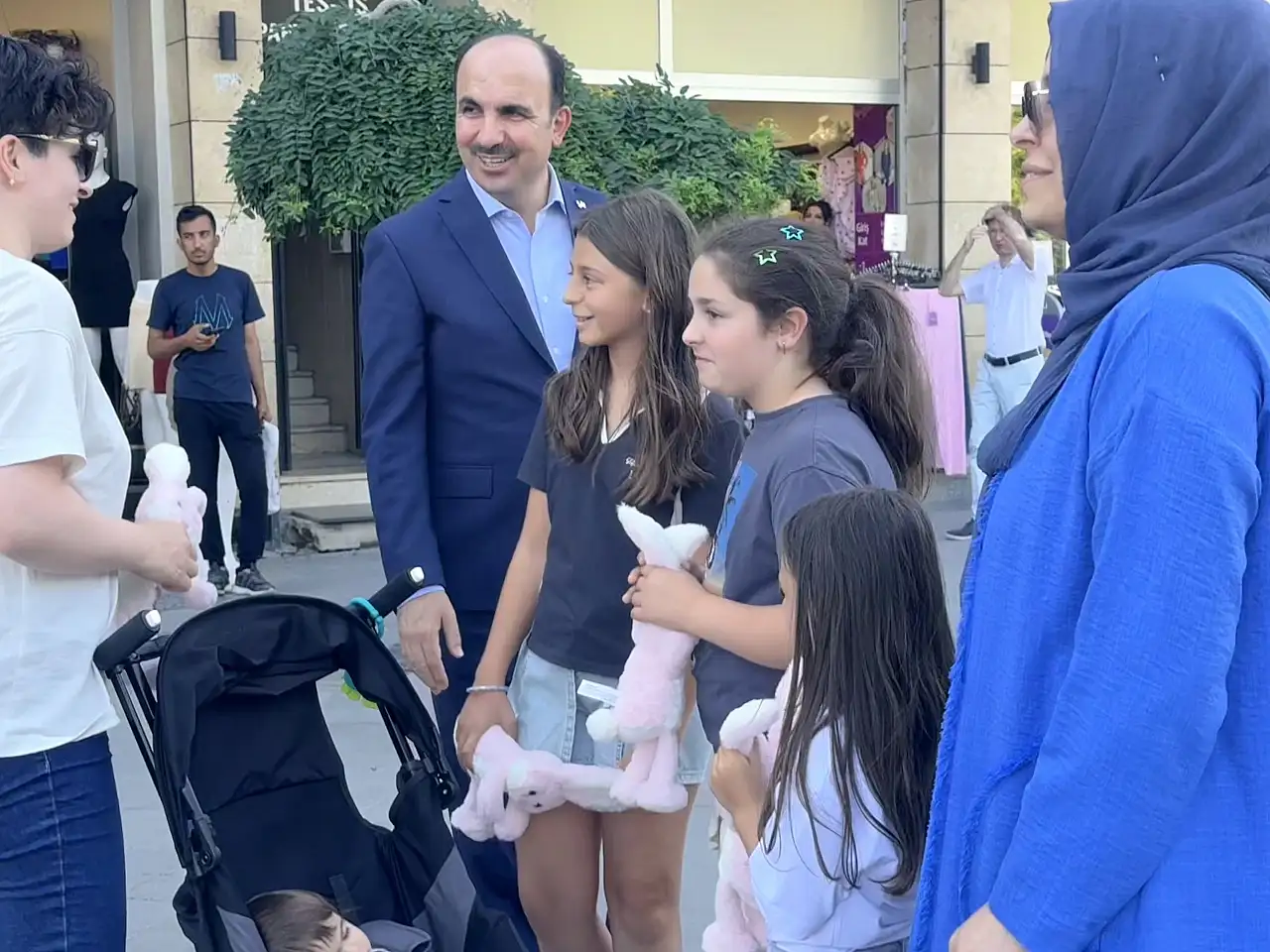 Başkan Altay Zafer Meydanı'nda çocukların yüzünü güldürdü