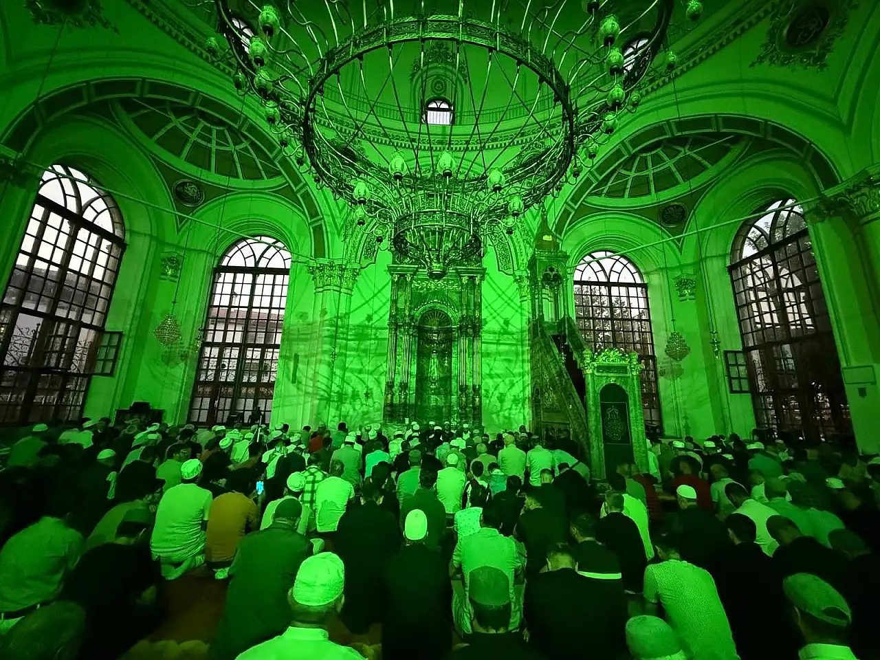 Konya'da Aziziye Camii'nde sabah namazı buluşması
