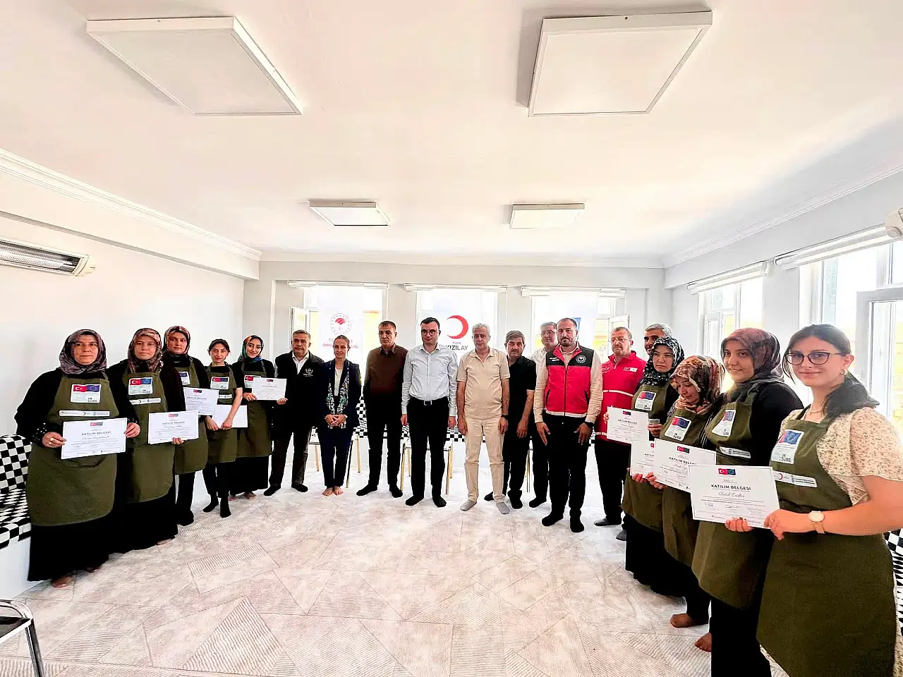 Konya'da hem sertifika hem iş garantisi! Şartı tamamlayan kadınlar iş başı yapacak