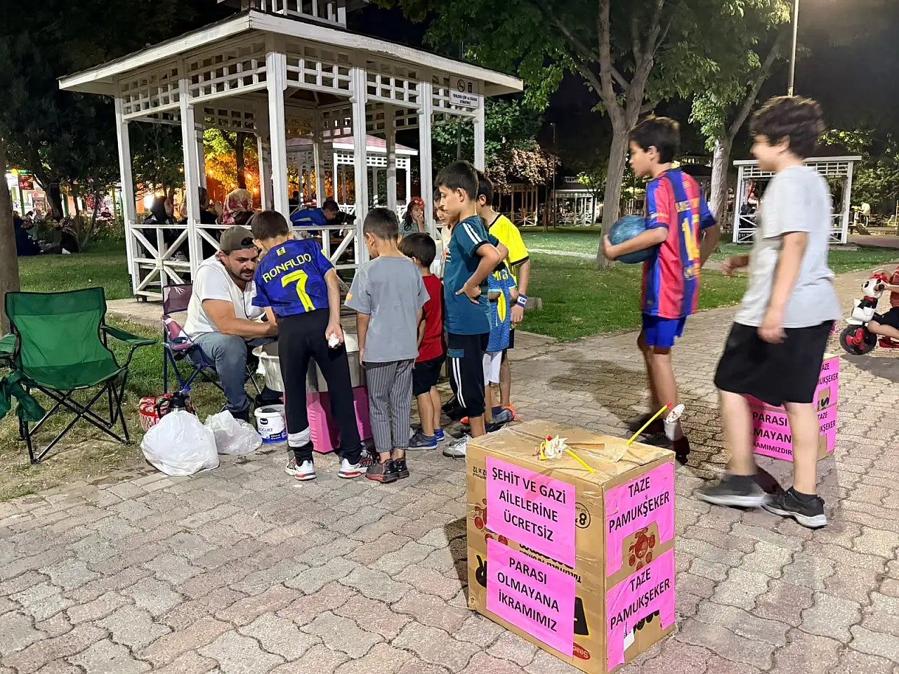 Konya'da o dayanışma yürekleri pamuk şekerine çevirdi