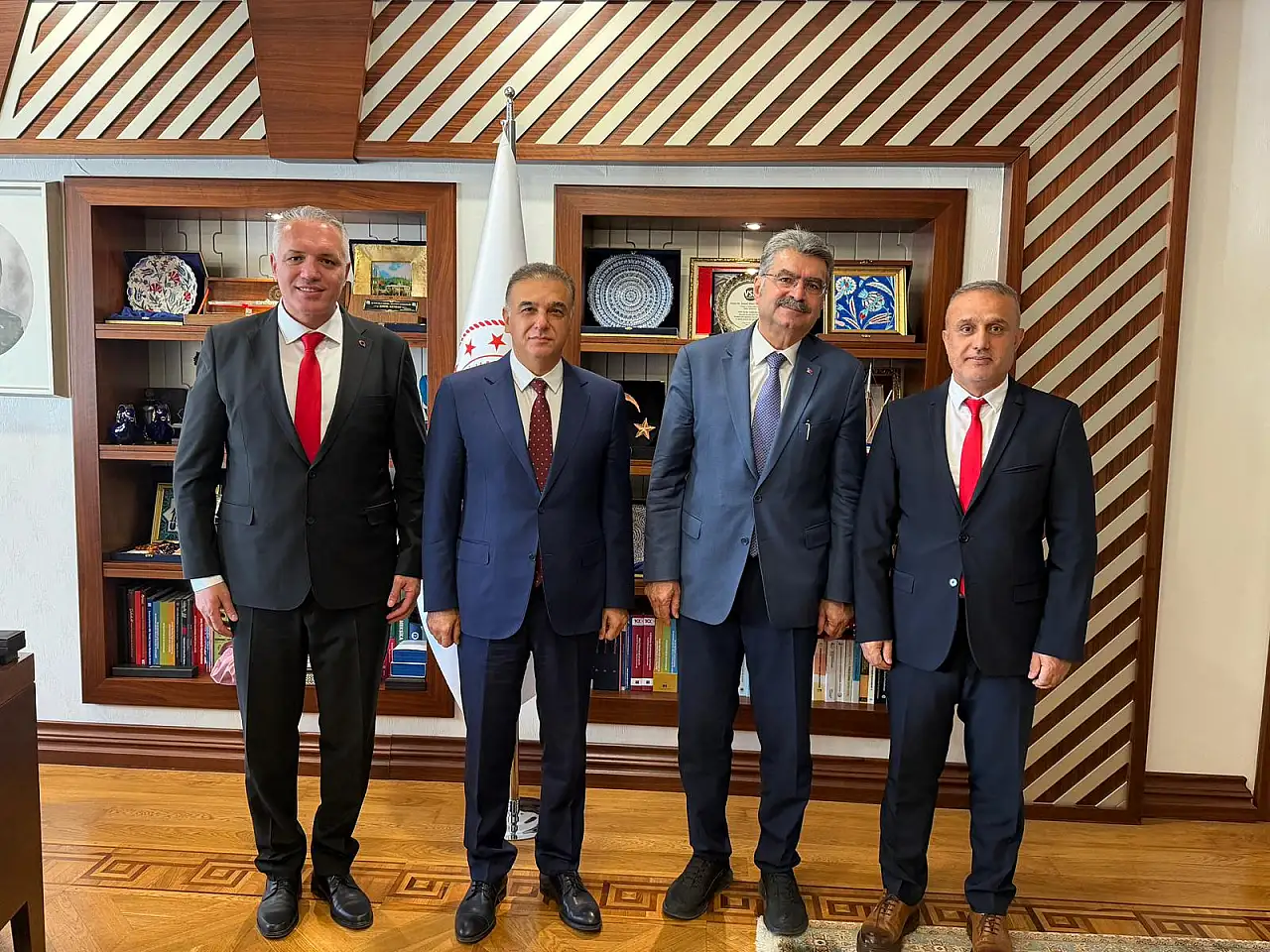 Konya SMMMO heyeti Bakan Şimşek ile görüştü