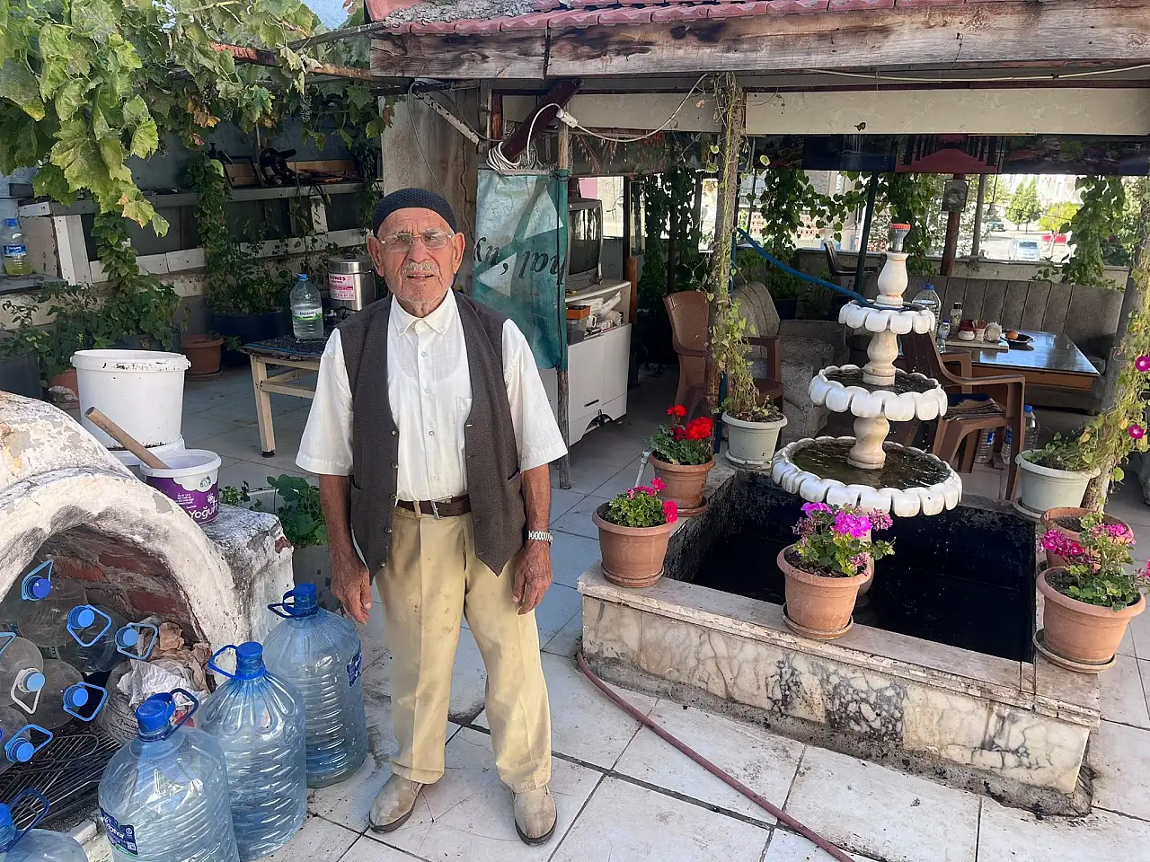 Hastane yüzü görmedi, 100 yaşına geldi! 'Onsuz asla yemek yemem' dediği mucize sır şaşırttı
