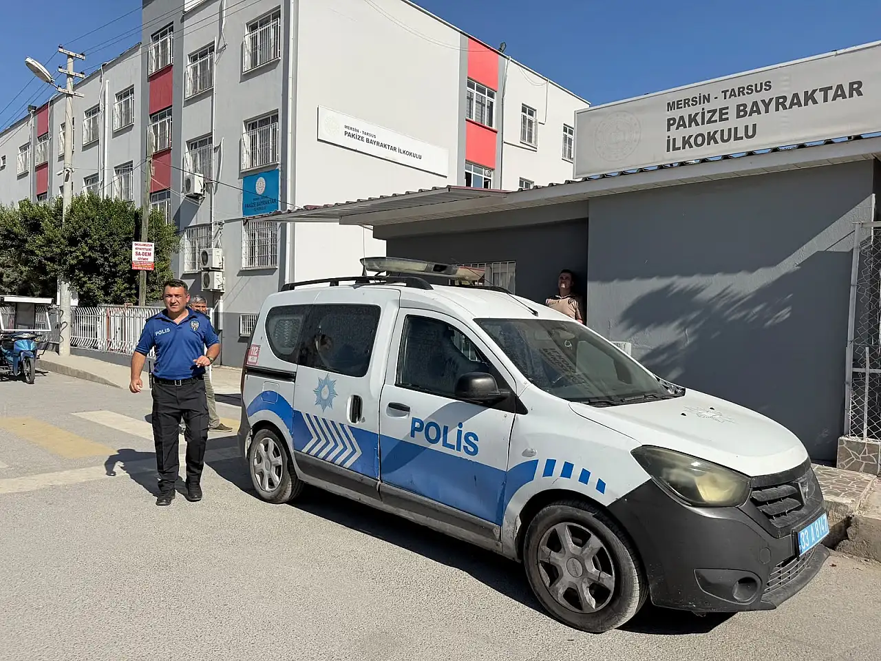 7 yaşındaki öğrencinin çantasından tabanca çıktı! Babası gözaltına alındı