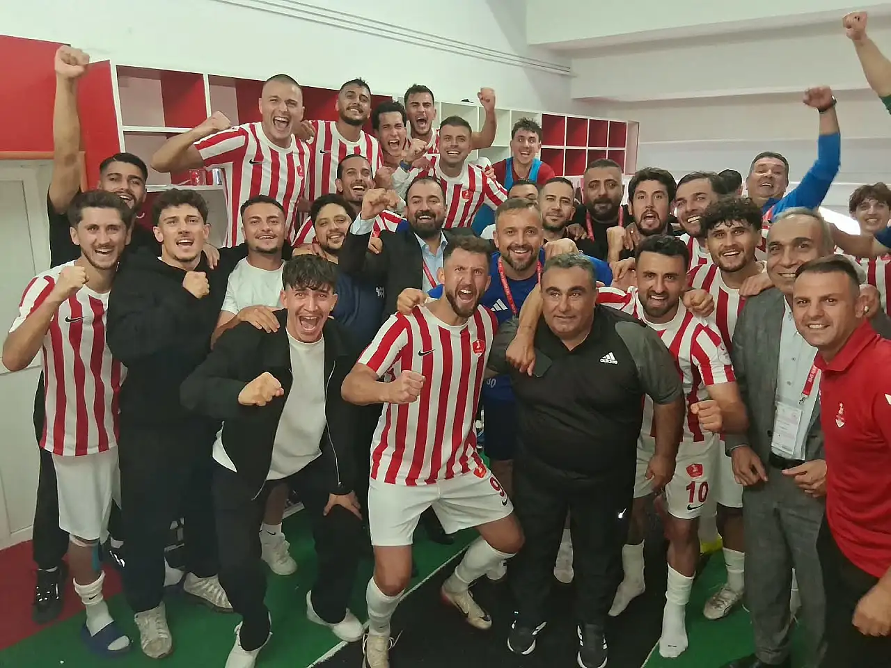 1922 Akşehirspor'dan muhteşem galibiyet:3-1