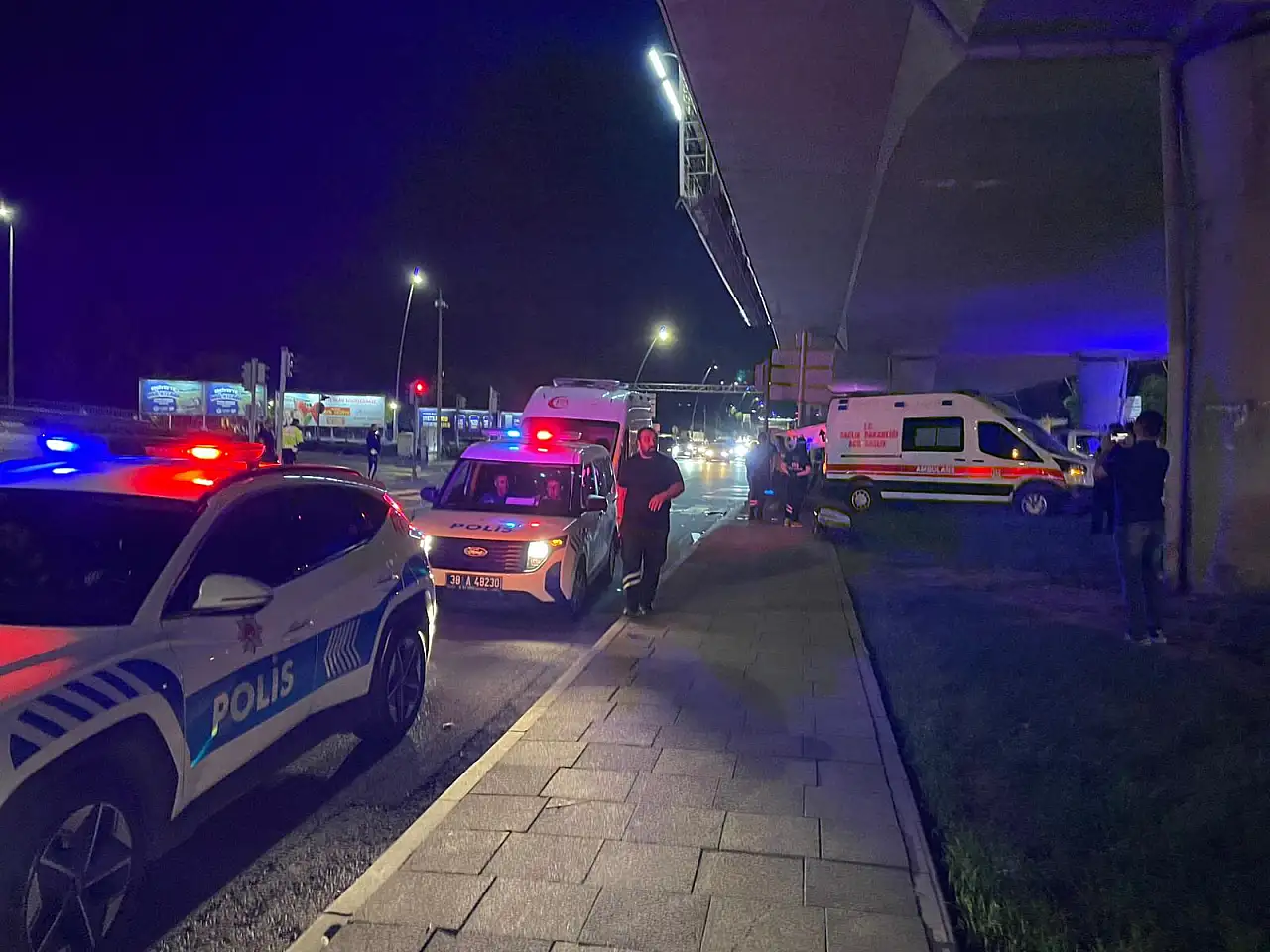 Hasta taşıyan ambulansa ile otomobil çarpıştı! 6 yaralı