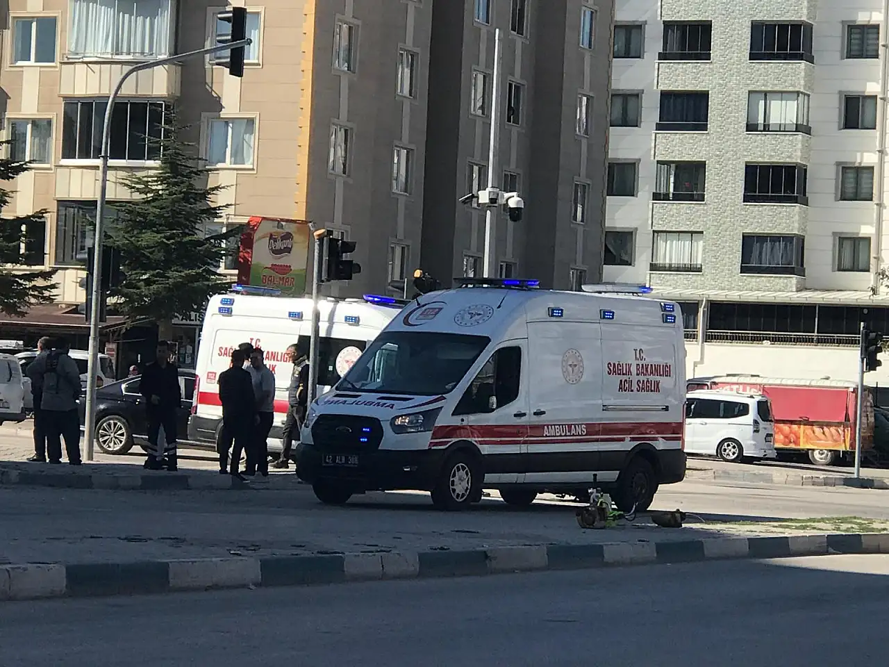 Konya'da kavşakta kaza! 2 kişi yaralandı