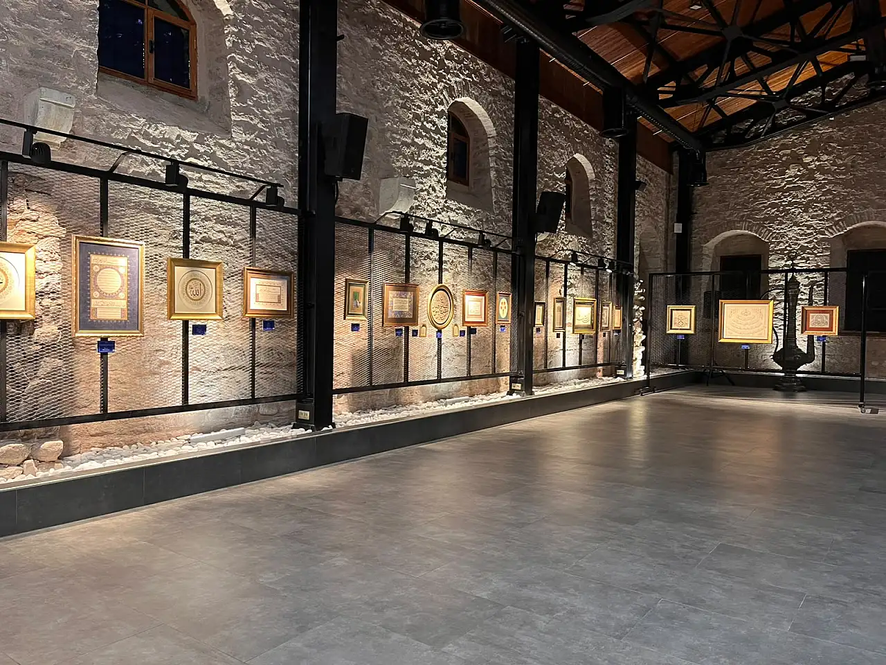 Konya'da klasik usul ve asırlık estetik bu sergide buluştu. 'Sadece Klasik' sanat sergisi açıldı.