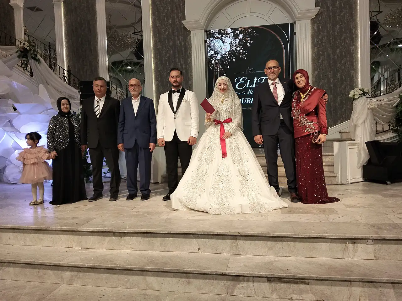 Ali Koçak'ın oğlu Abdurrahman Koçak, Elif Karakaya ile dünyaevine girdi
