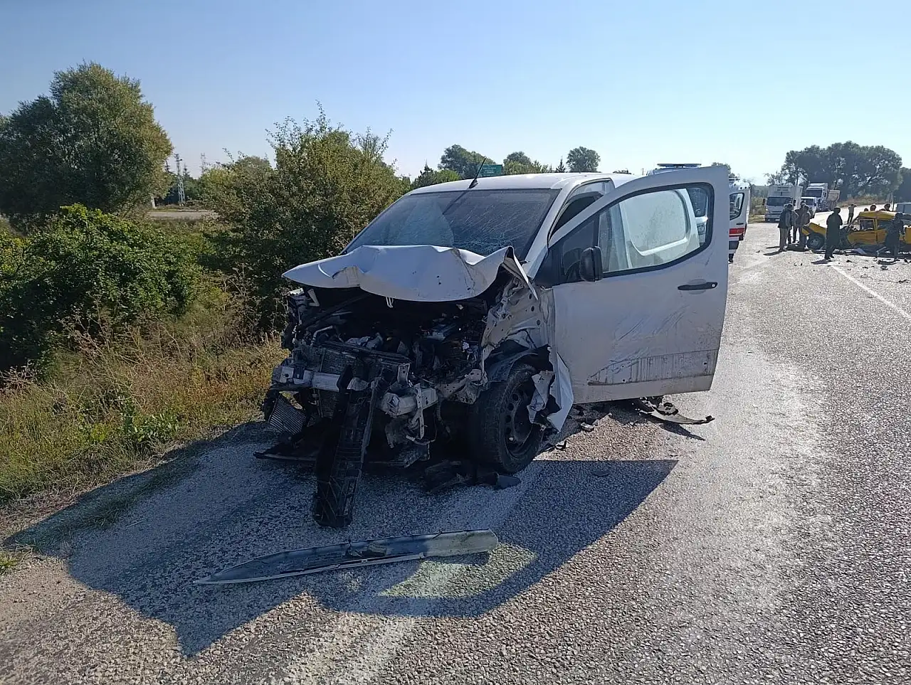 Konya'da korkunç kaza: Otomobil ile hafif ticari araç çarpıştı: 3 ölü, 1 yaralı