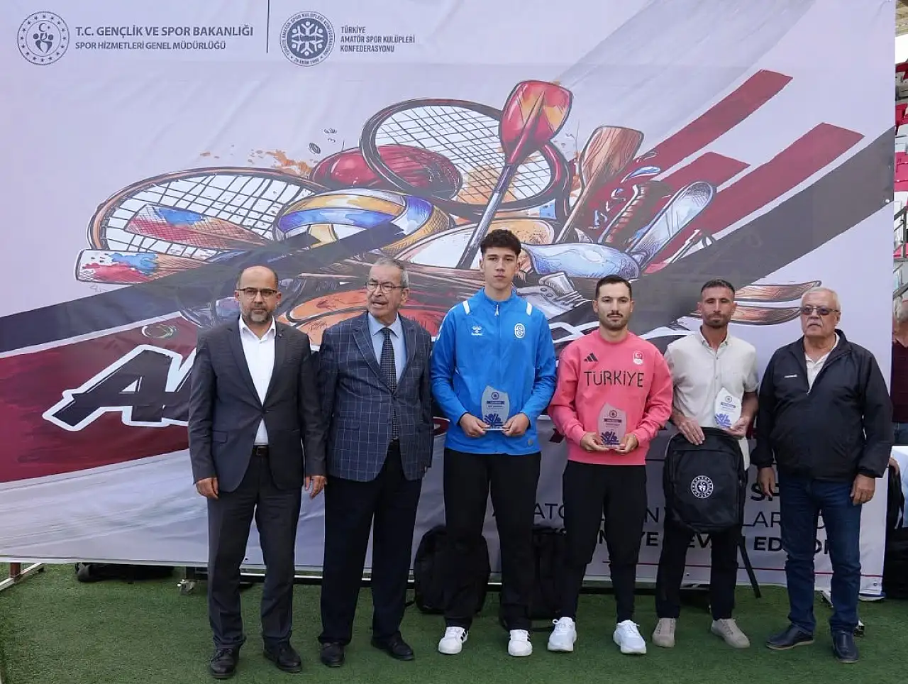 Futbolun gerçek hikâyesinin başladığı Amatör futbol, profesyonel futbolun gölgesi değil temelidir.
