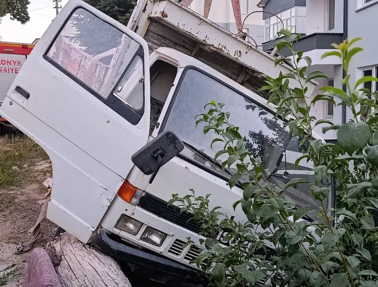 Konya'da yürekleri ağza getiren olay! Kamyoneti durdurmak isterken sıkıştı