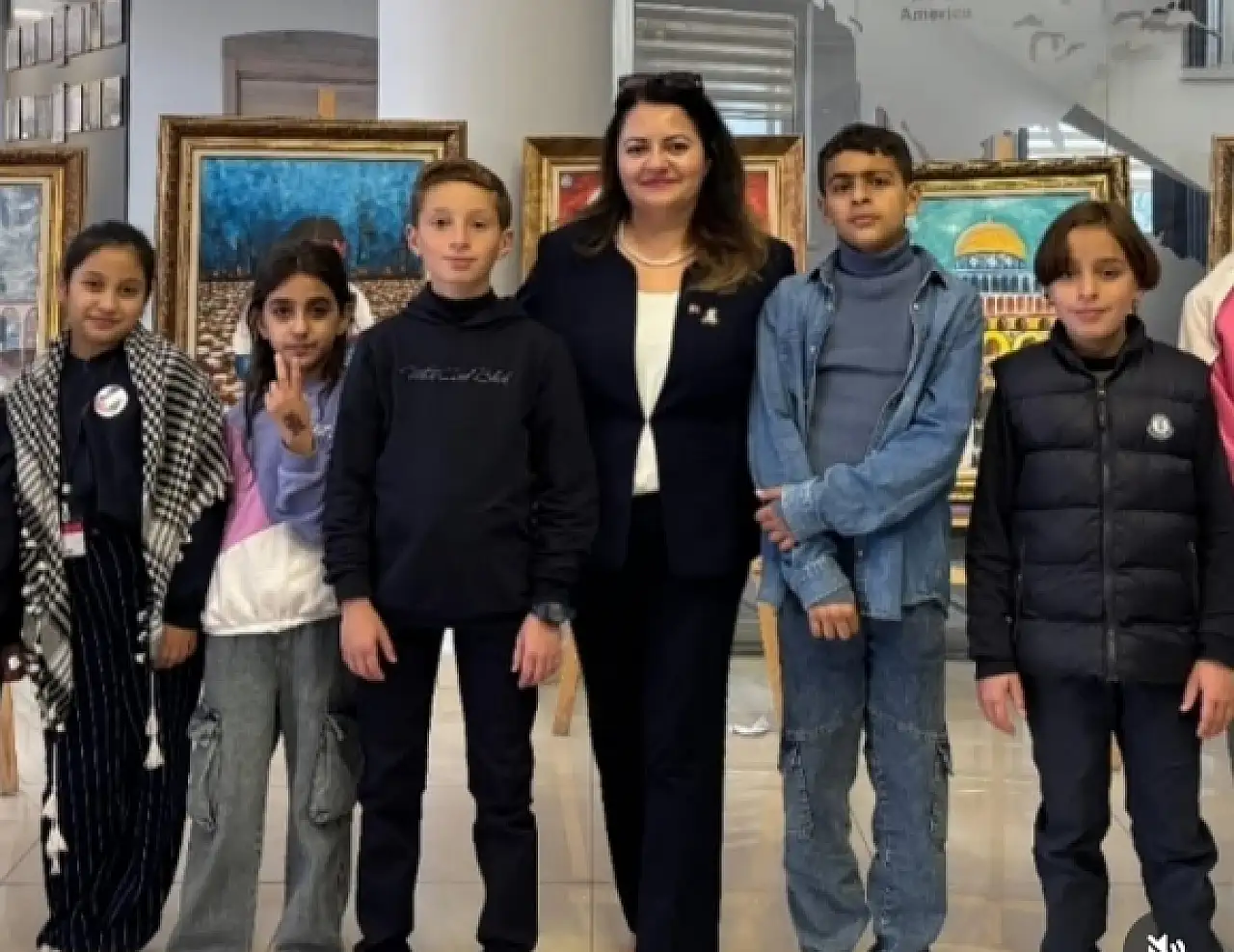 Gazze'den gelen çocukların umut dolu resimleri Konya'da sergilendi