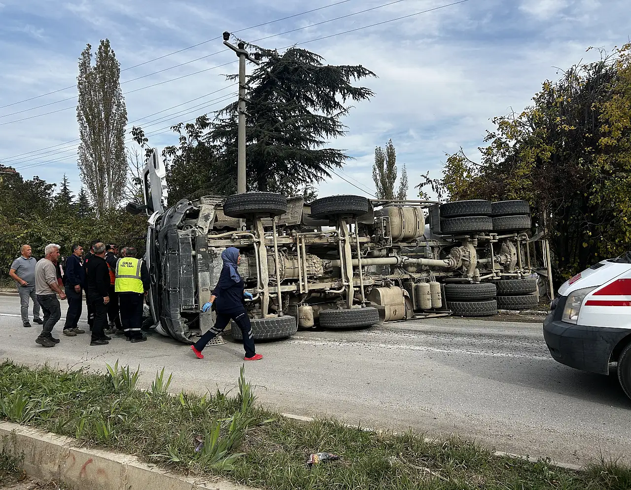 Freni boşalan beton mikseri dehşet saçtı