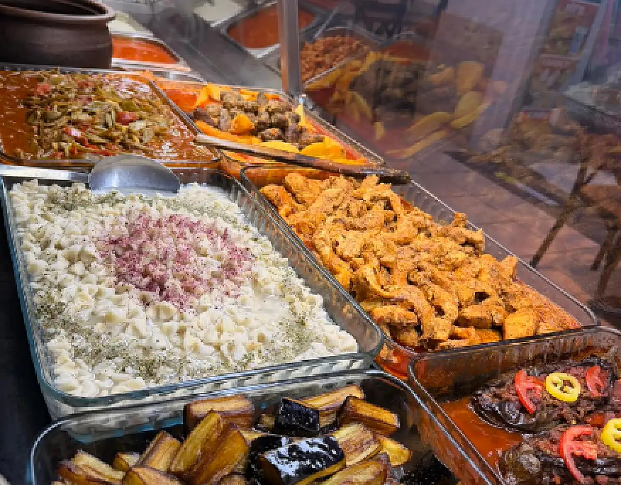 Konyalı esnaf herkes yesin dedi: Fiyatları dibe indirdi!