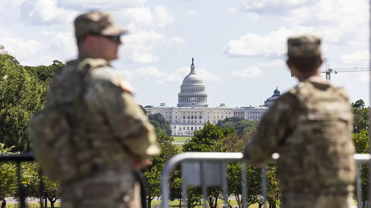 İki Ulusal Muhafız askeri vurularak öldürüldü