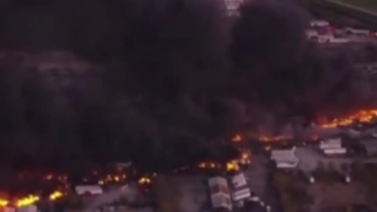 Kargo uçağı düştü: En az 7 ölü