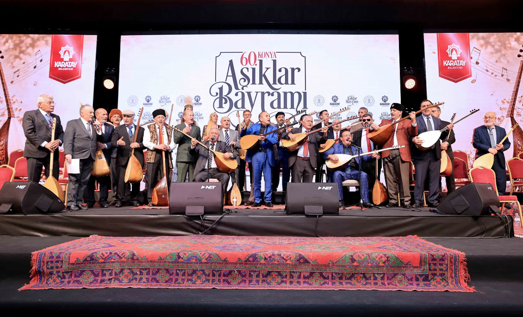 Sazlar çaldı, sözler yankılandı: Konya'da âşıklık geleneği yaşatılıyor