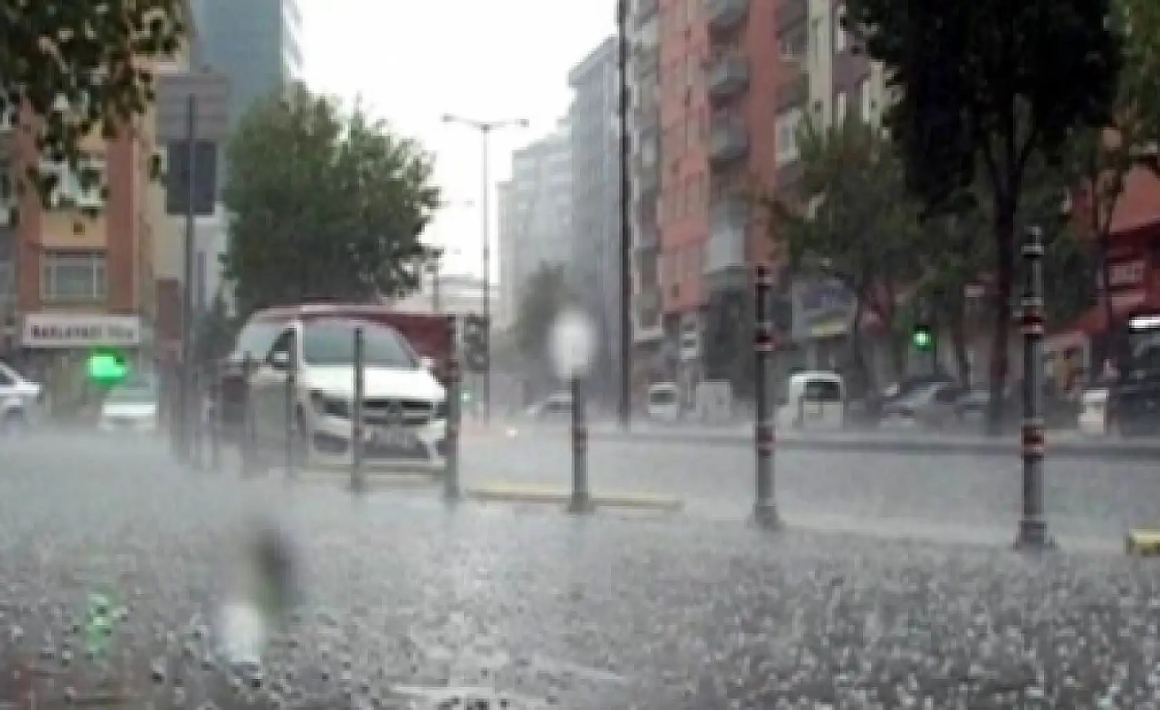 Konya'da gökgürültülü sağanak yağış beklentisi var!