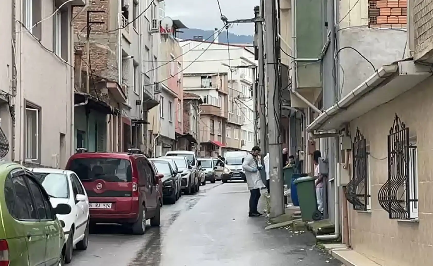 Eski polisin kayıp dosyasındaki korkunç detay: Katiliyle aynı yastığa baş koymuş!
