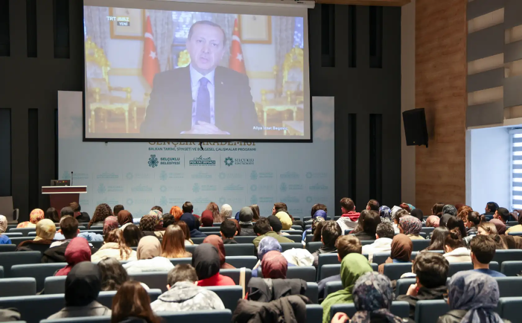 Konya'da 25 öğrenciye yurtdışı fırsatı