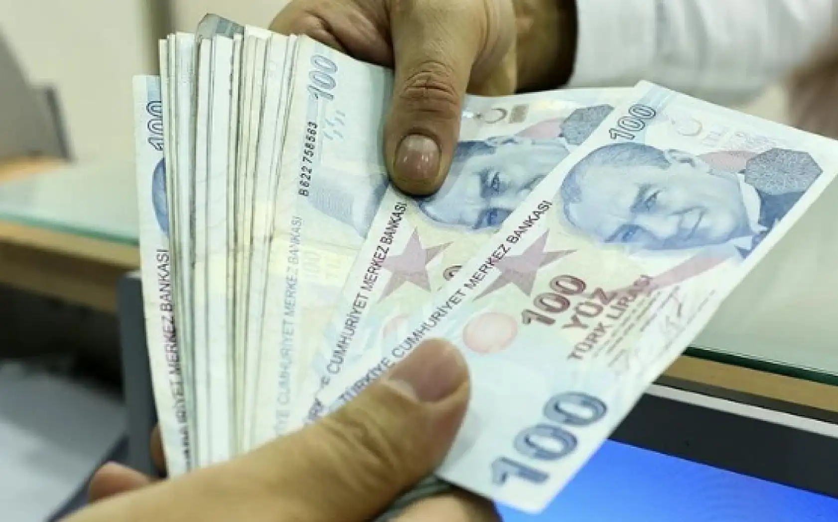 Milyonlarca çalışanı ilgilendiren asgari ücret zammı için heyecanlandıran açıklama: Uzman isim rakam verdi!