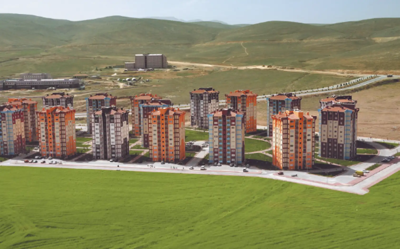 Konya'da TOKİ açık artırmasında Meram, Selçuklu ve Yunak'taki 36 iş yeri satışa çıkıyor