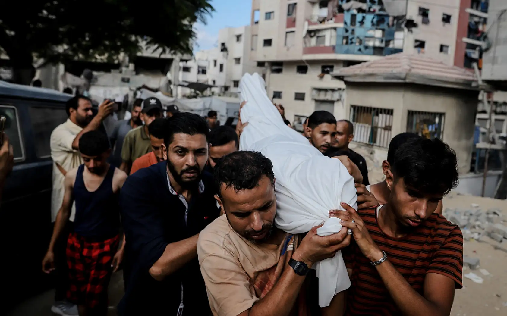 Gazze'de yardım bekleyenlere hain saldırı: Ölü ve yaralılar var