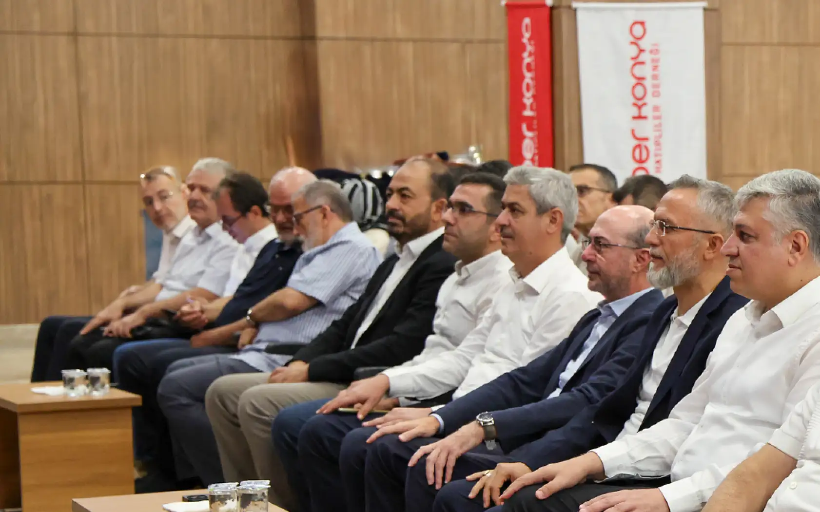 Konya'da gururlandıran tablo! LGS ve YKS'de Türkiye derecesi yapan öğrenciler ödüllendirildi