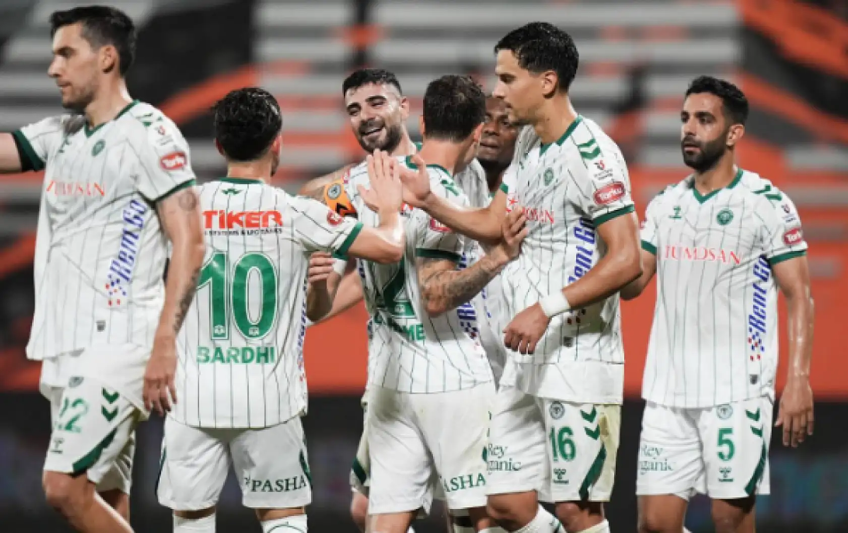 Konyaspor sınıfta kaldı:  İlk yarı karnesi çok zayıf!