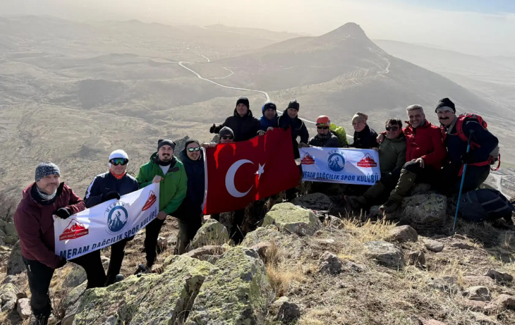 Konya'da dağcılar zirveye oynadı!