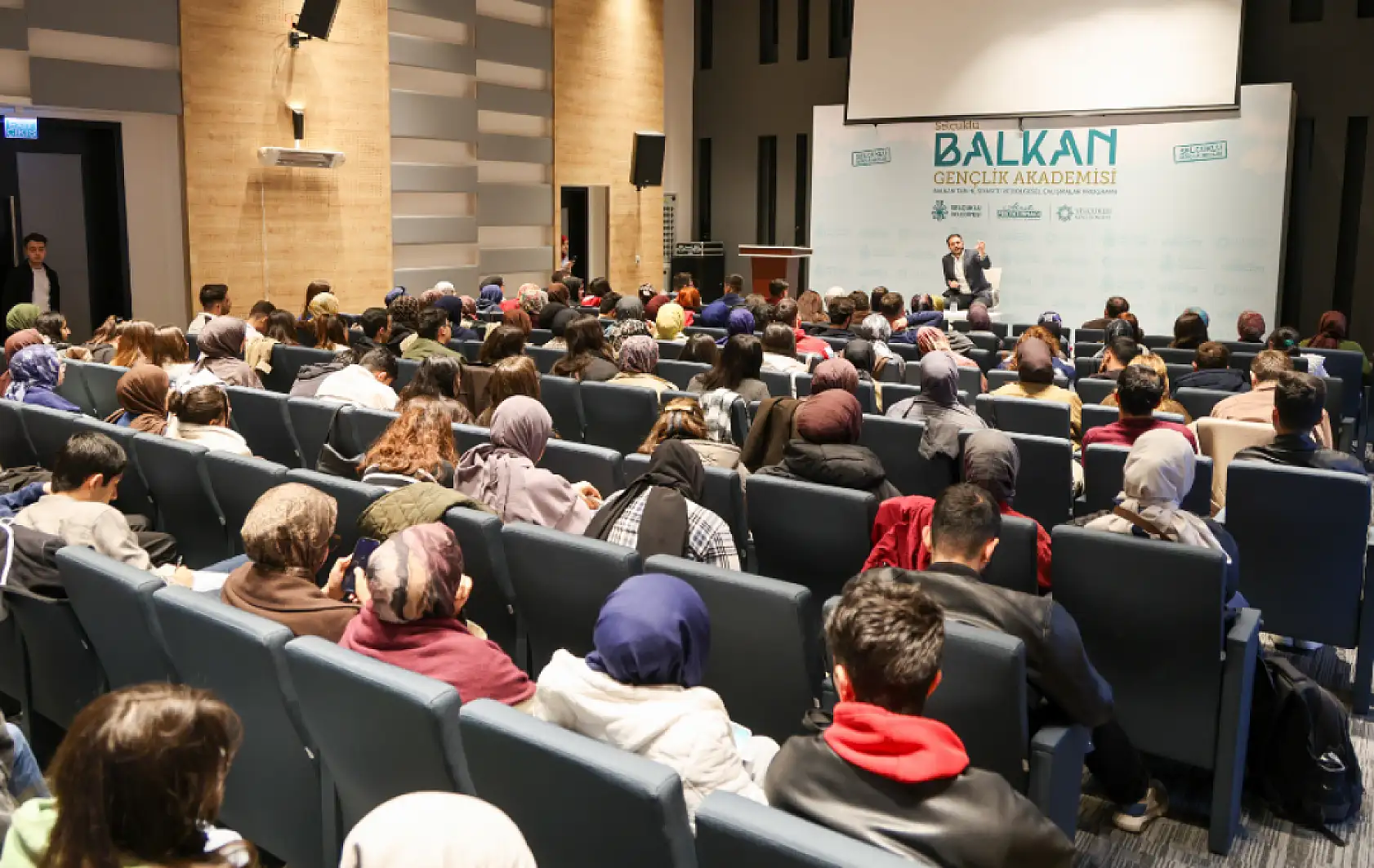 Konya'da 25 öğrenciye yurtdışı fırsatı