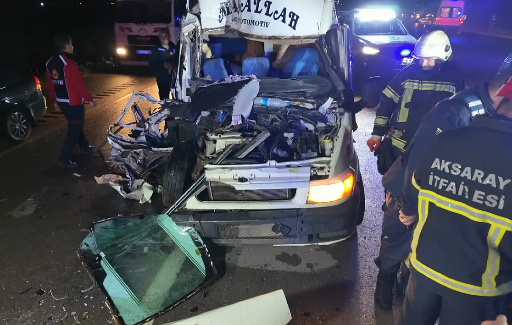 Aksaray-Konya hattında can pazarı: 4'ü ağır 12 yaralı