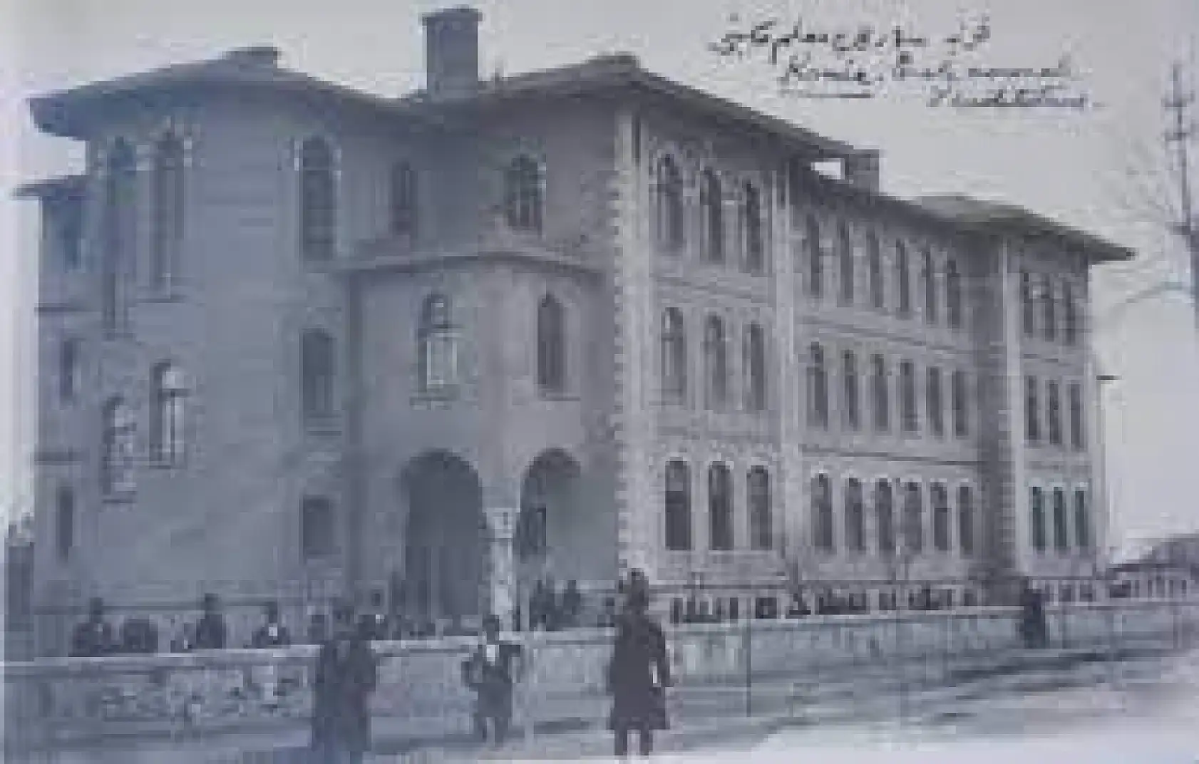 Asırlık eğitim çınarı: Konya Lisesi