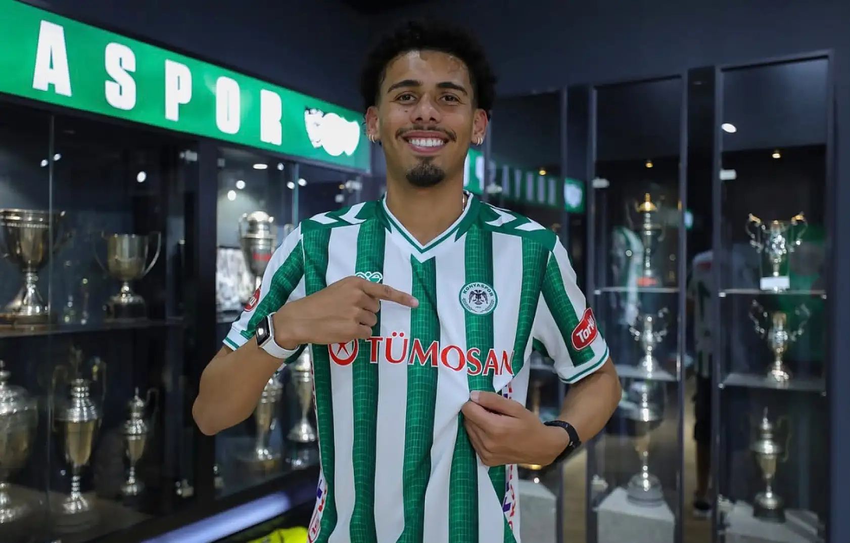 Konyaspor'dan Brezilya çıkarması! İmzalar resmen atıldı