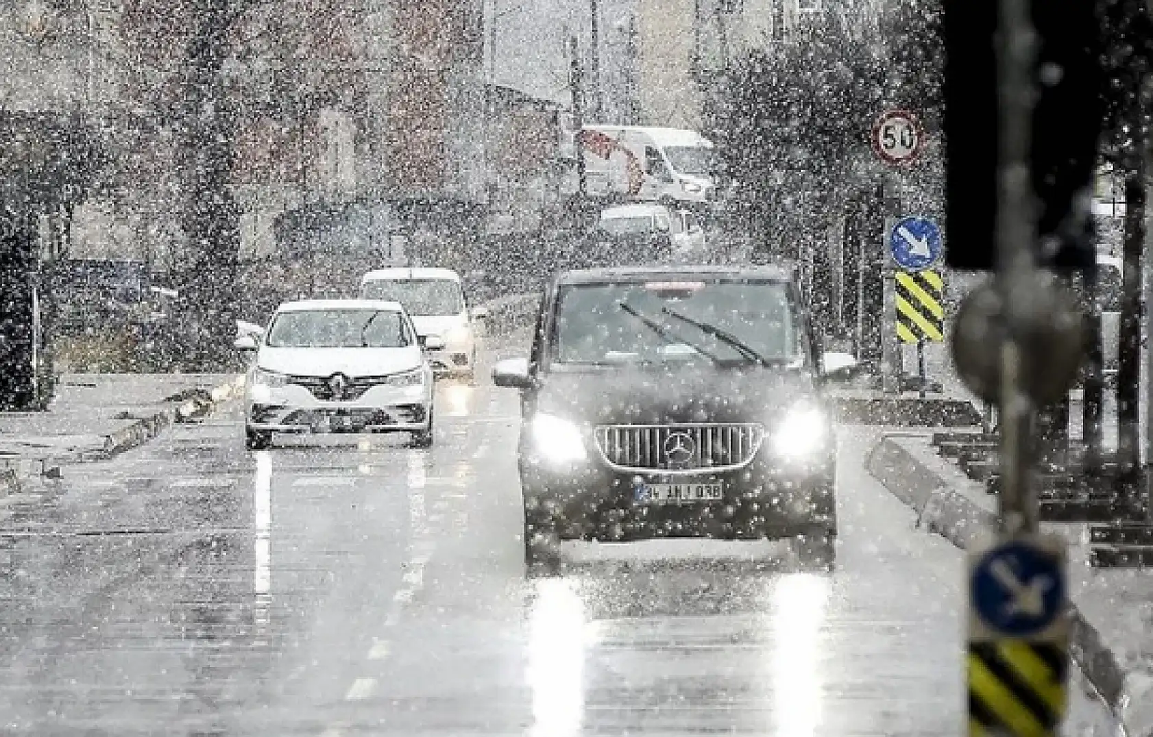 Konya'da uyarı üstüne uyarı: Yağmurluk, şemsiye ne varsa alın!