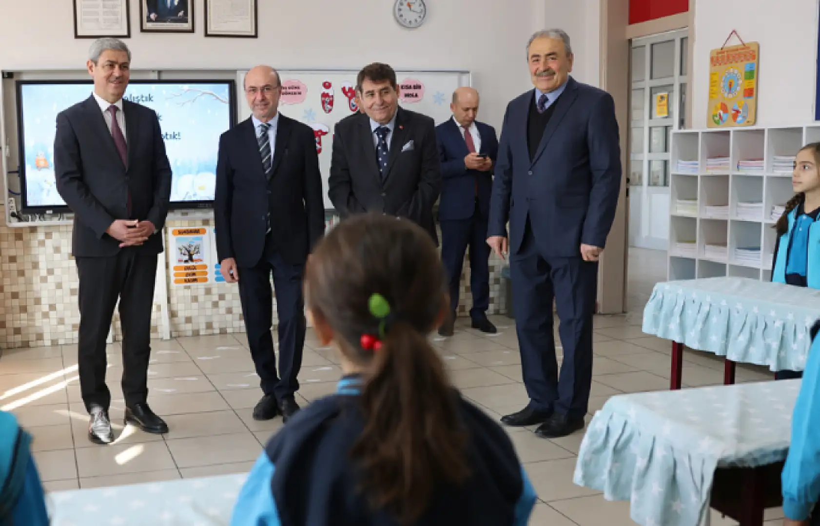 Konya'da öğrenciler karne sevinci yaşadı