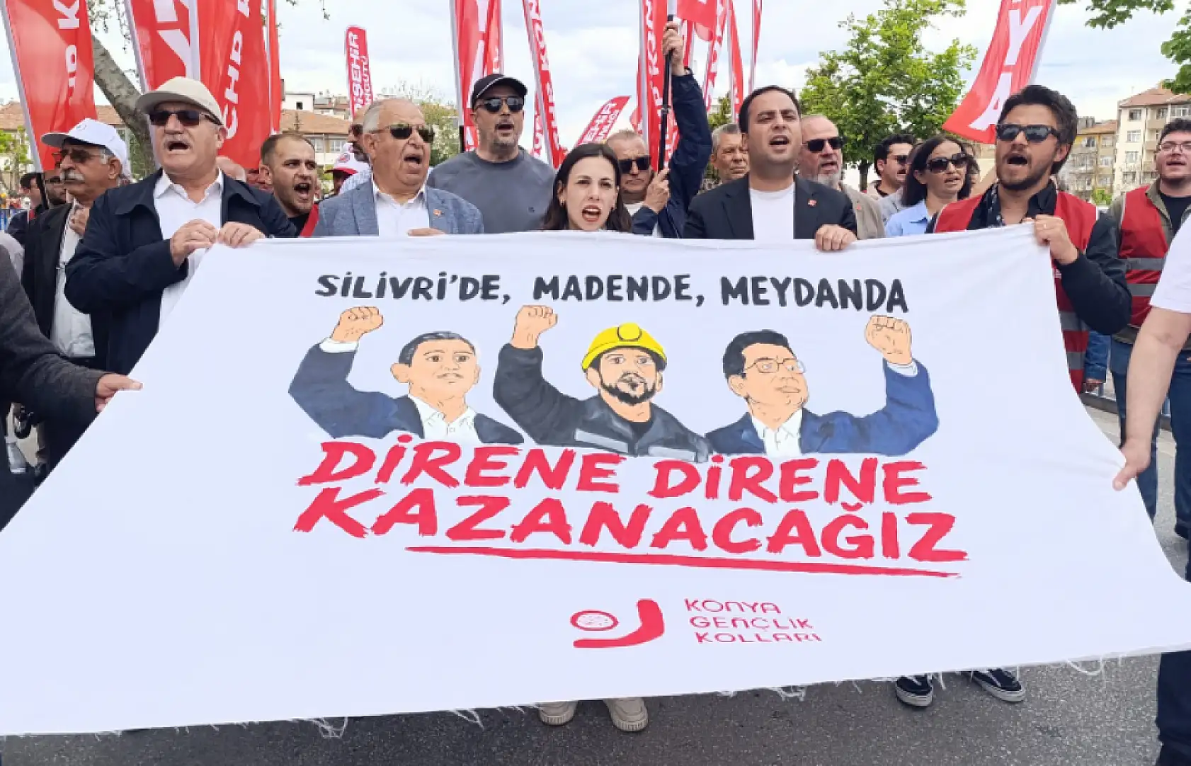 Konya'da binler sokakta: Vekil Bektaş, 'Emekçiler buruk'