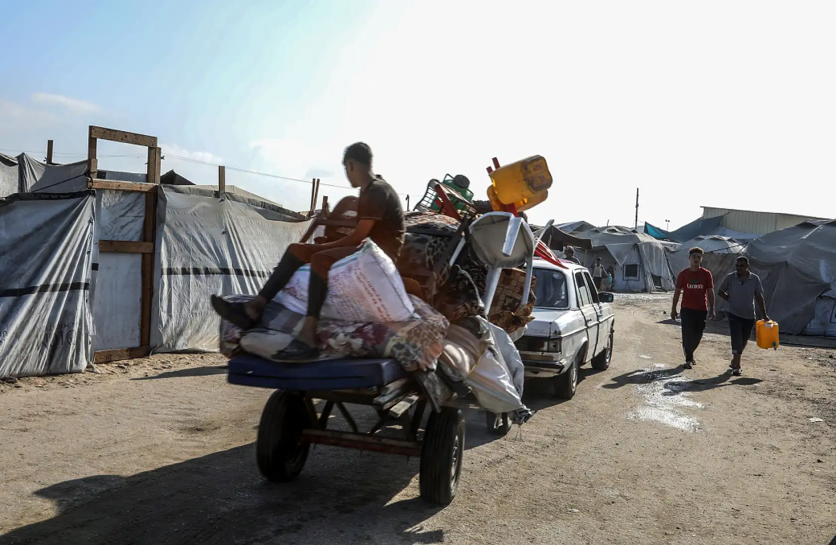 Gazze'den kaçan siviller Han Yunus'a sığınıyor