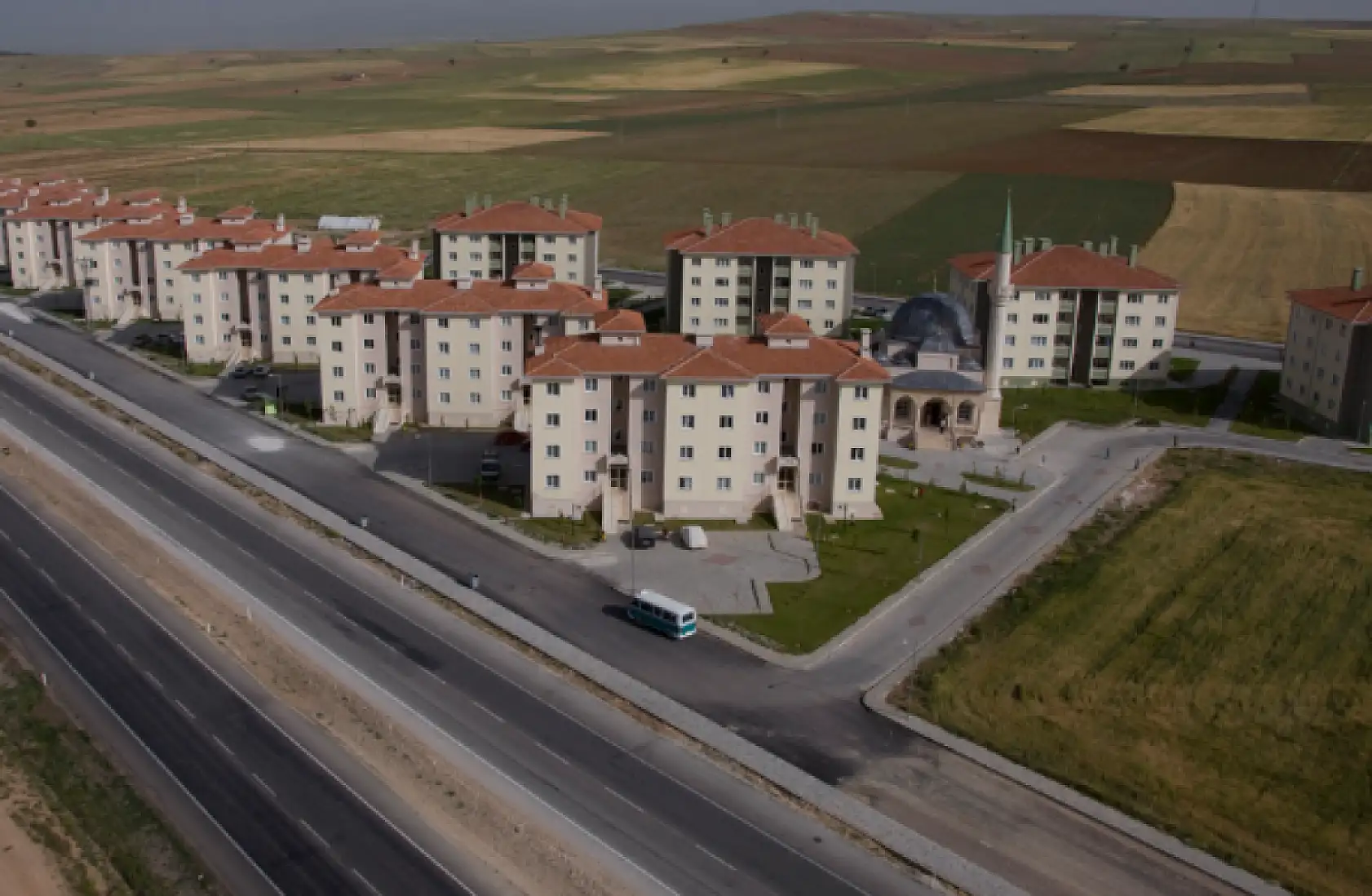 Konya'da TOKİ açık artırmasında Meram, Selçuklu ve Yunak'taki 36 iş yeri satışa çıkıyor