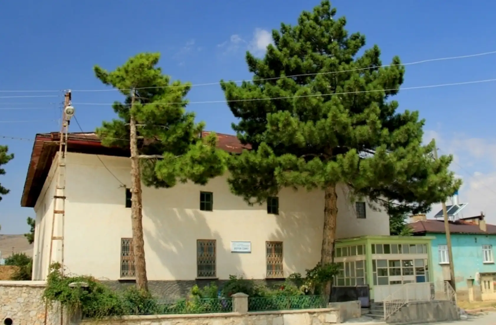 Konya'da tarihi dokunun izleri Ladik Eski Cami'de yaşatılıyor