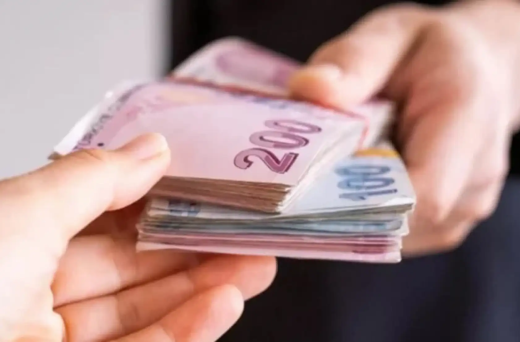 Eğitim yardımı artıyor: Öğrencilere 9 bin TL nakdi destek!
