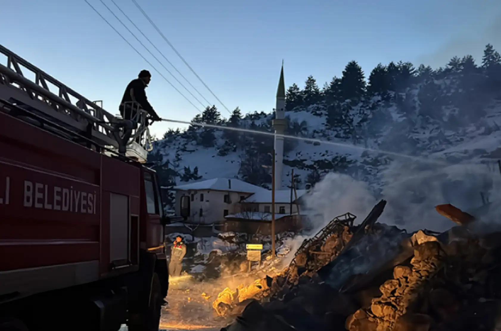 Yangın faciasında 50 hayvan telef oldu!